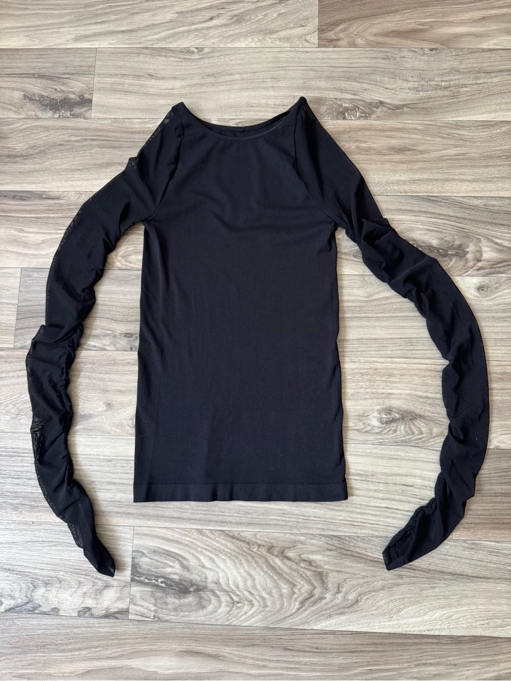 Intimately Free People Long Sleeve Sheer Ruched Sleeve in Black Size XS/S